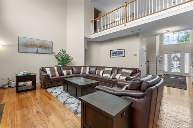 13 Fairways Ln, Methuen, MA 01844