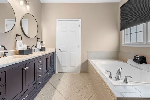 13 Fairways Ln, Methuen, MA 01844