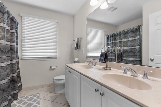 13 Fairways Ln, Methuen, MA 01844