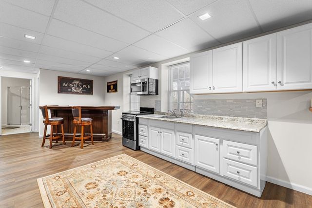 13 Fairways Ln, Methuen, MA 01844