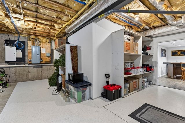 13 Fairways Ln, Methuen, MA 01844