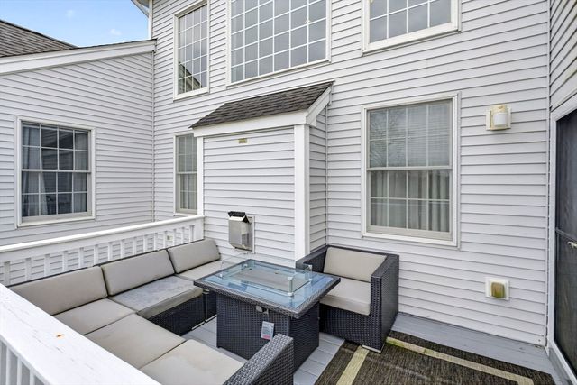 13 Fairways Ln, Methuen, MA 01844