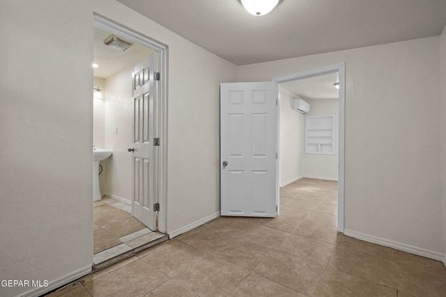 209 N Seville Drive B, El Paso, TX 79905