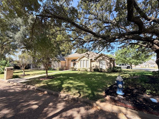 7287 Lakeshore Court, Willis, TX 77318
