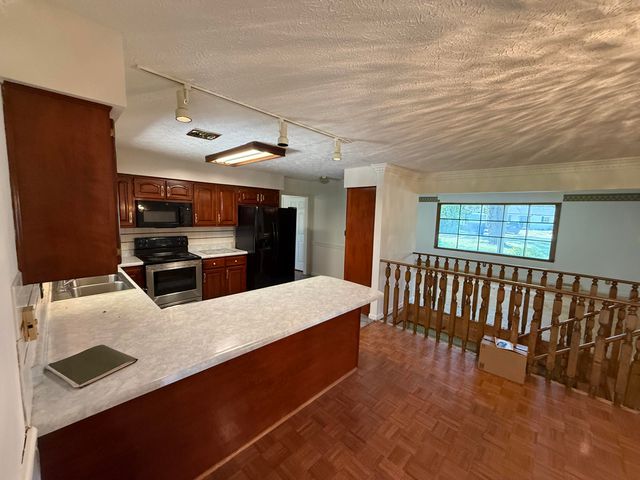 72 Military Road, Somerset, KY 42503