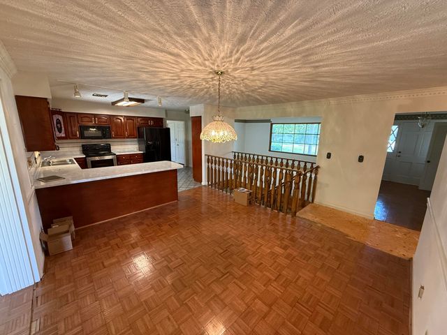 72 Military Road, Somerset, KY 42503