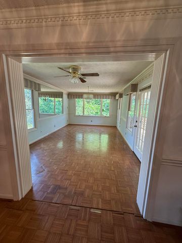 72 Military Road, Somerset, KY 42503