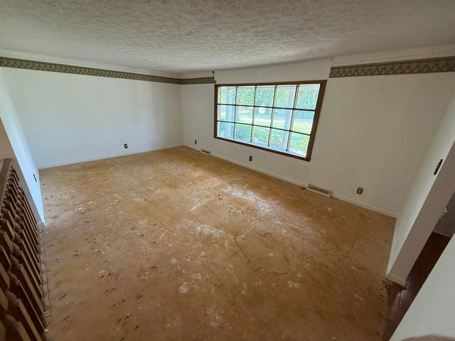 72 Military Road, Somerset, KY 42503