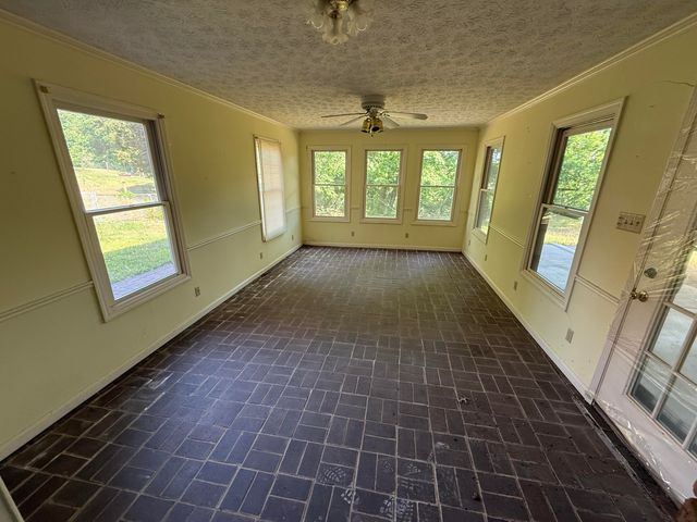72 Military Road, Somerset, KY 42503