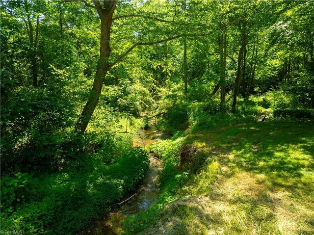 142 Pioneer Road, Harmony, NC 28634