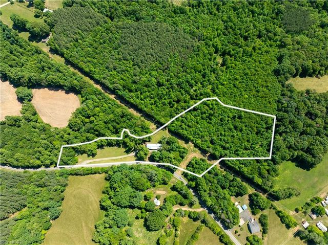 142 Pioneer Road, Harmony, NC 28634