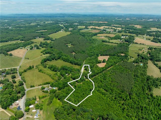142 Pioneer Road, Harmony, NC 28634