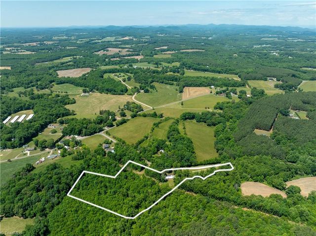 142 Pioneer Road, Harmony, NC 28634