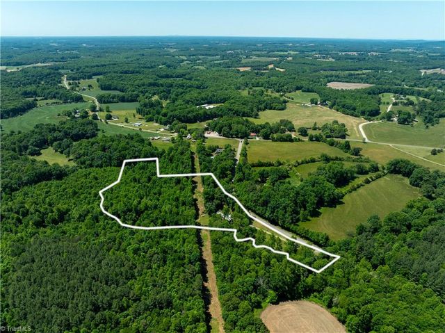 142 Pioneer Road, Harmony, NC 28634