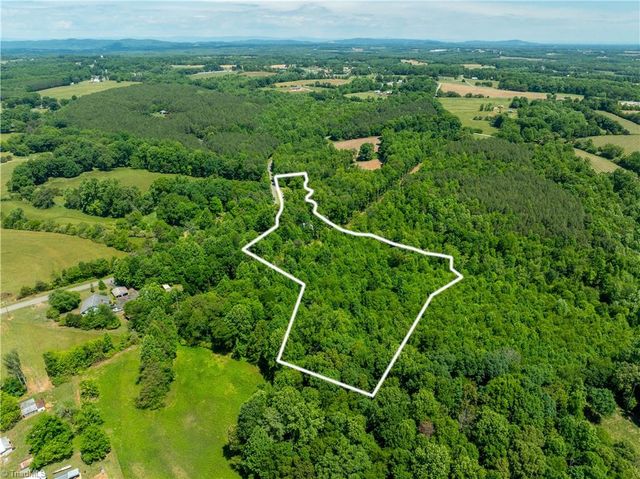 142 Pioneer Road, Harmony, NC 28634