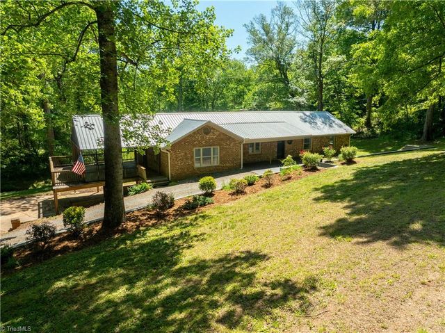 142 Pioneer Road, Harmony, NC 28634