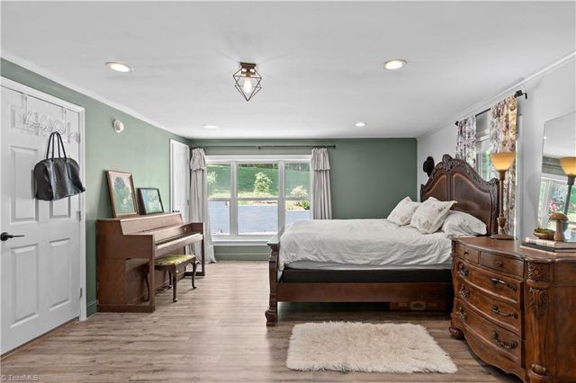 142 Pioneer Road, Harmony, NC 28634