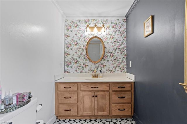 142 Pioneer Road, Harmony, NC 28634