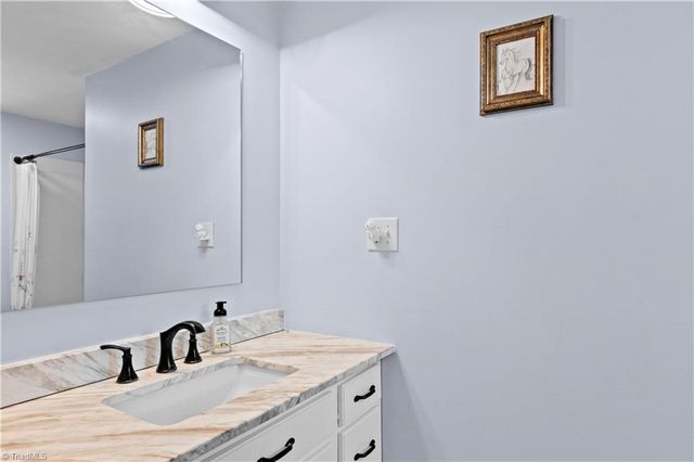 142 Pioneer Road, Harmony, NC 28634