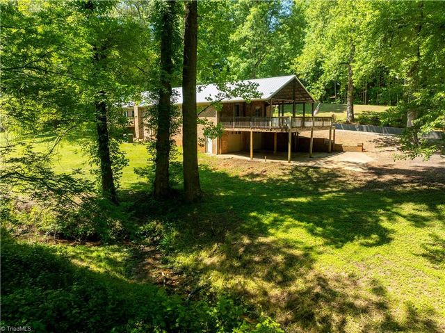 142 Pioneer Road, Harmony, NC 28634