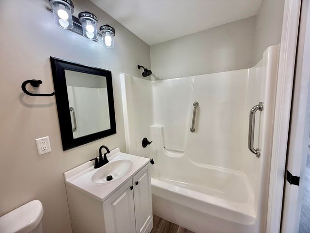 1978 Laura Lane, Chesterton, IN 46304