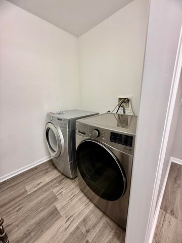 1978 Laura Lane, Chesterton, IN 46304