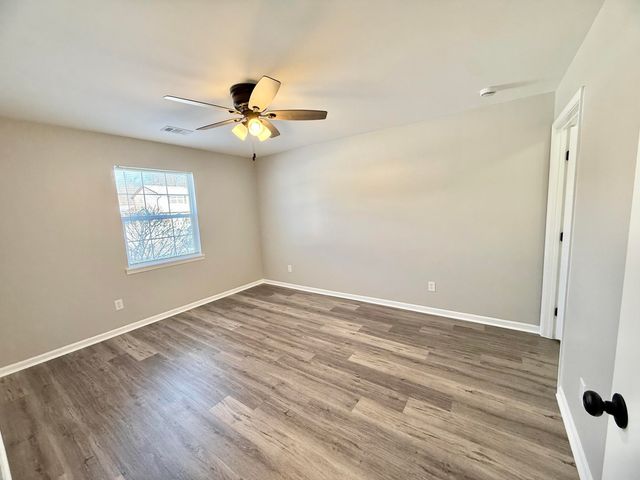 1978 Laura Lane, Chesterton, IN 46304