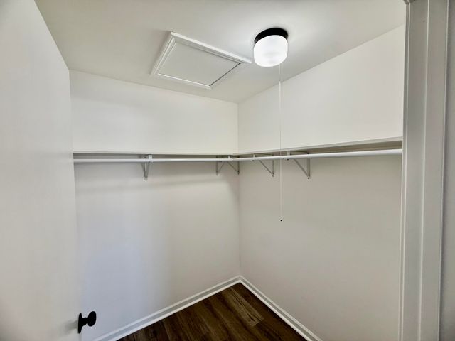 1978 Laura Lane, Chesterton, IN 46304