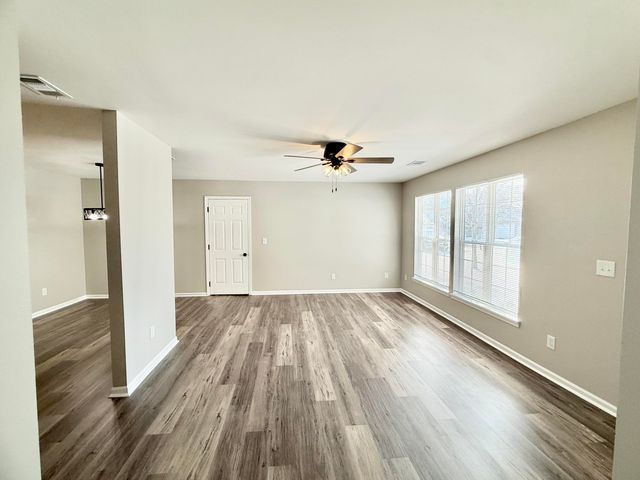 1978 Laura Lane, Chesterton, IN 46304