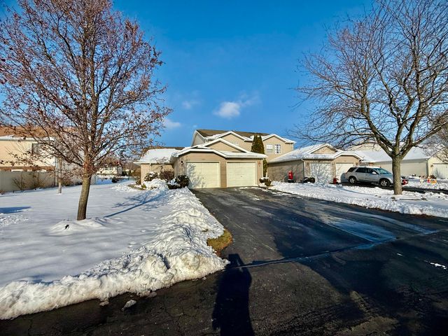 1978 Laura Lane, Chesterton, IN 46304