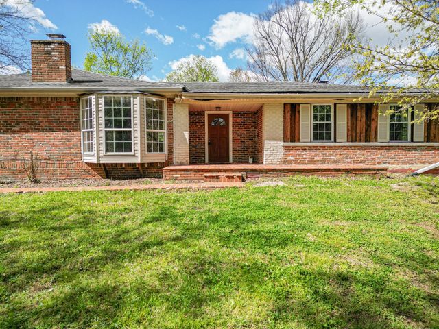 312 Sunnyside Ln, Columbia, TN 38401