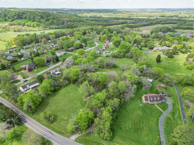 312 Sunnyside Ln, Columbia, TN 38401