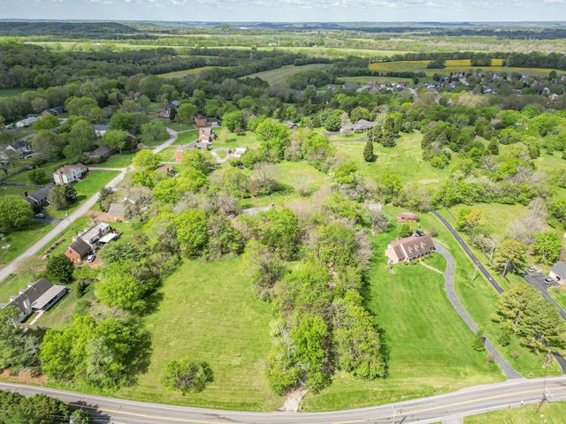 312 Sunnyside Ln, Columbia, TN 38401