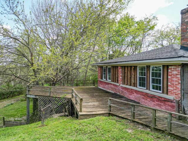 312 Sunnyside Ln, Columbia, TN 38401