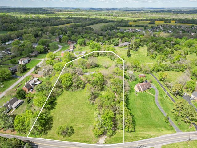 312 Sunnyside Ln, Columbia, TN 38401