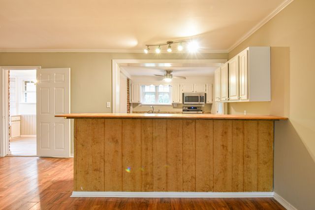 312 Sunnyside Ln, Columbia, TN 38401