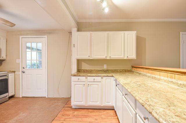 312 Sunnyside Ln, Columbia, TN 38401