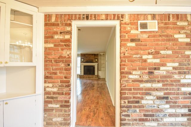 312 Sunnyside Ln, Columbia, TN 38401