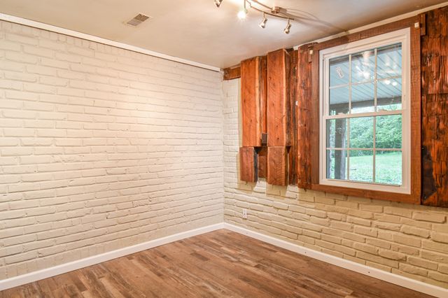 312 Sunnyside Ln, Columbia, TN 38401