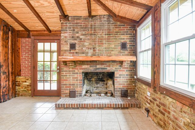 312 Sunnyside Ln, Columbia, TN 38401