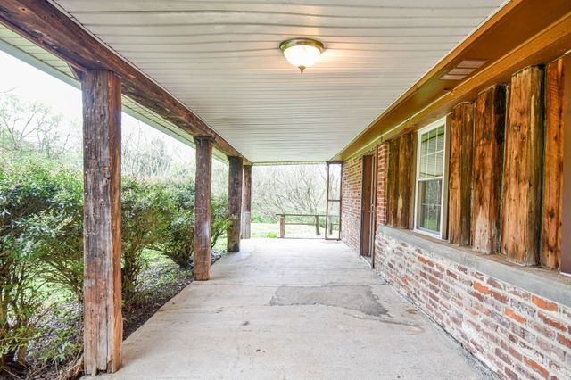 312 Sunnyside Ln, Columbia, TN 38401