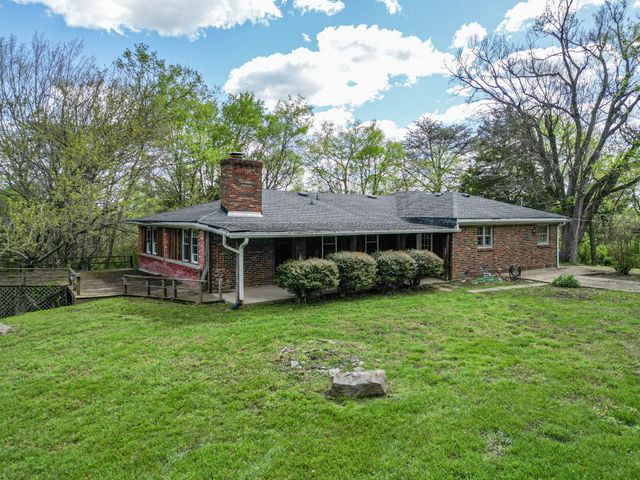 312 Sunnyside Ln, Columbia, TN 38401