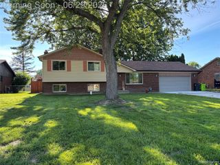 46365 Community Center Drive, Chesterfield Township, MI 48047