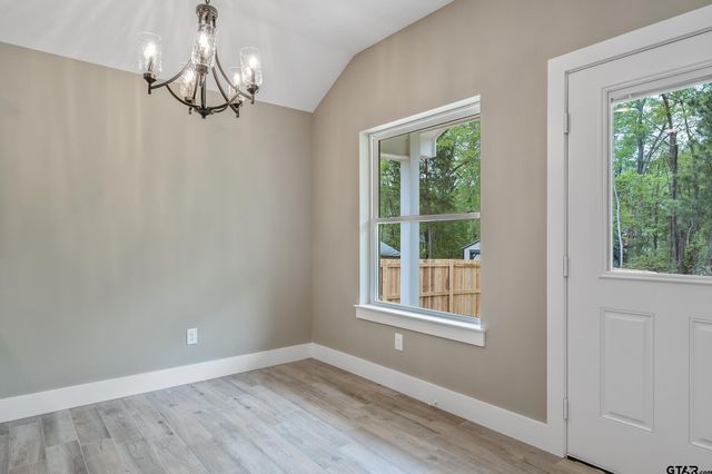 16218 Crossing Circle, Lindale, TX 75771