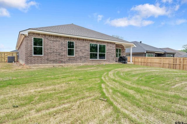 16218 Crossing Circle, Lindale, TX 75771