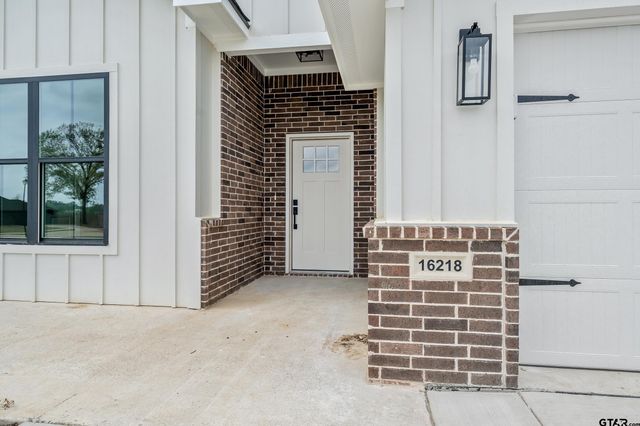 16218 Crossing Circle, Lindale, TX 75771