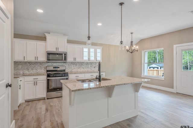 16218 Crossing Circle, Lindale, TX 75771