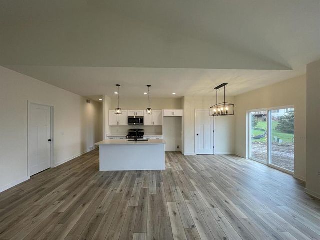 1756 E Kyle Circle, Beloit, WI 53511