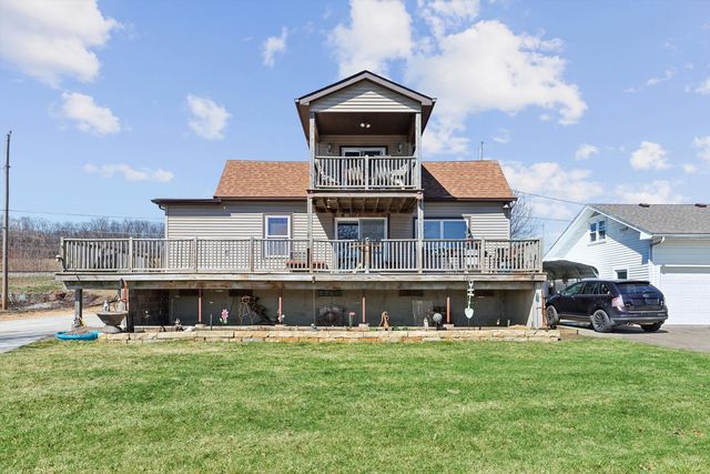 1811 Canal Shore Drive, Le Claire, IA 52753