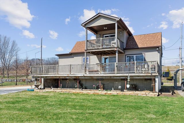 1811 Canal Shore Drive, Le Claire, IA 52753